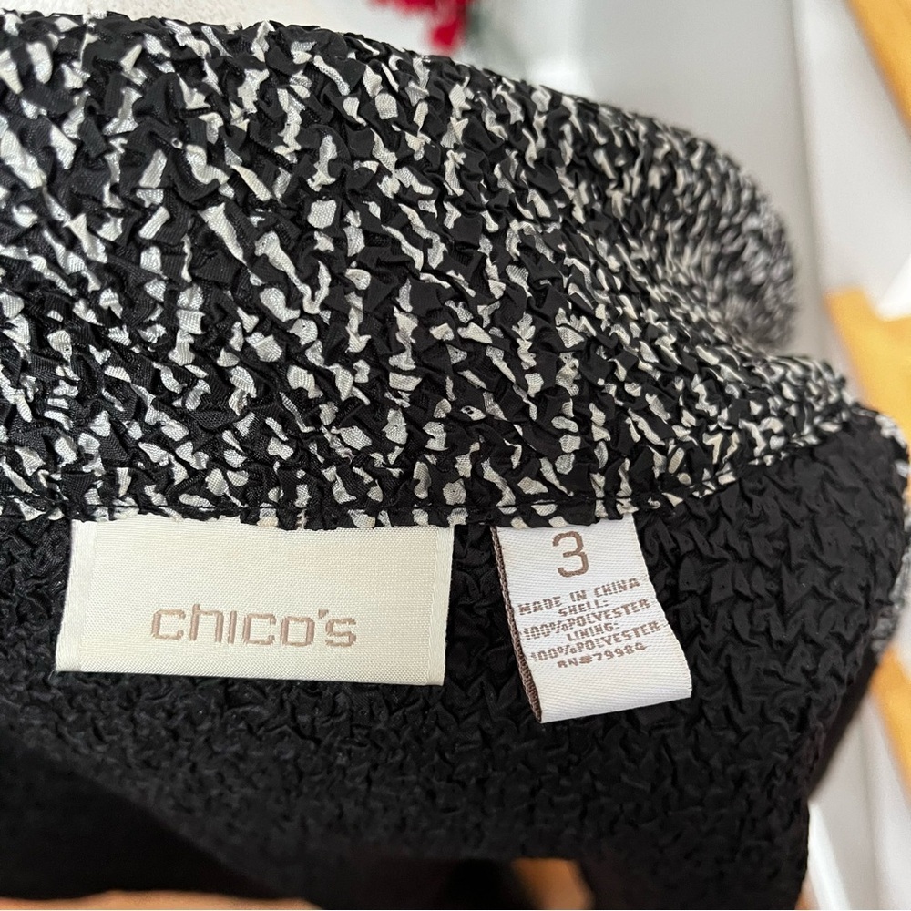 Chico’s Size 3 Jacket Black and White Open Front Lightweight Textured 3/4 Sleeve - Picture 6 of 9